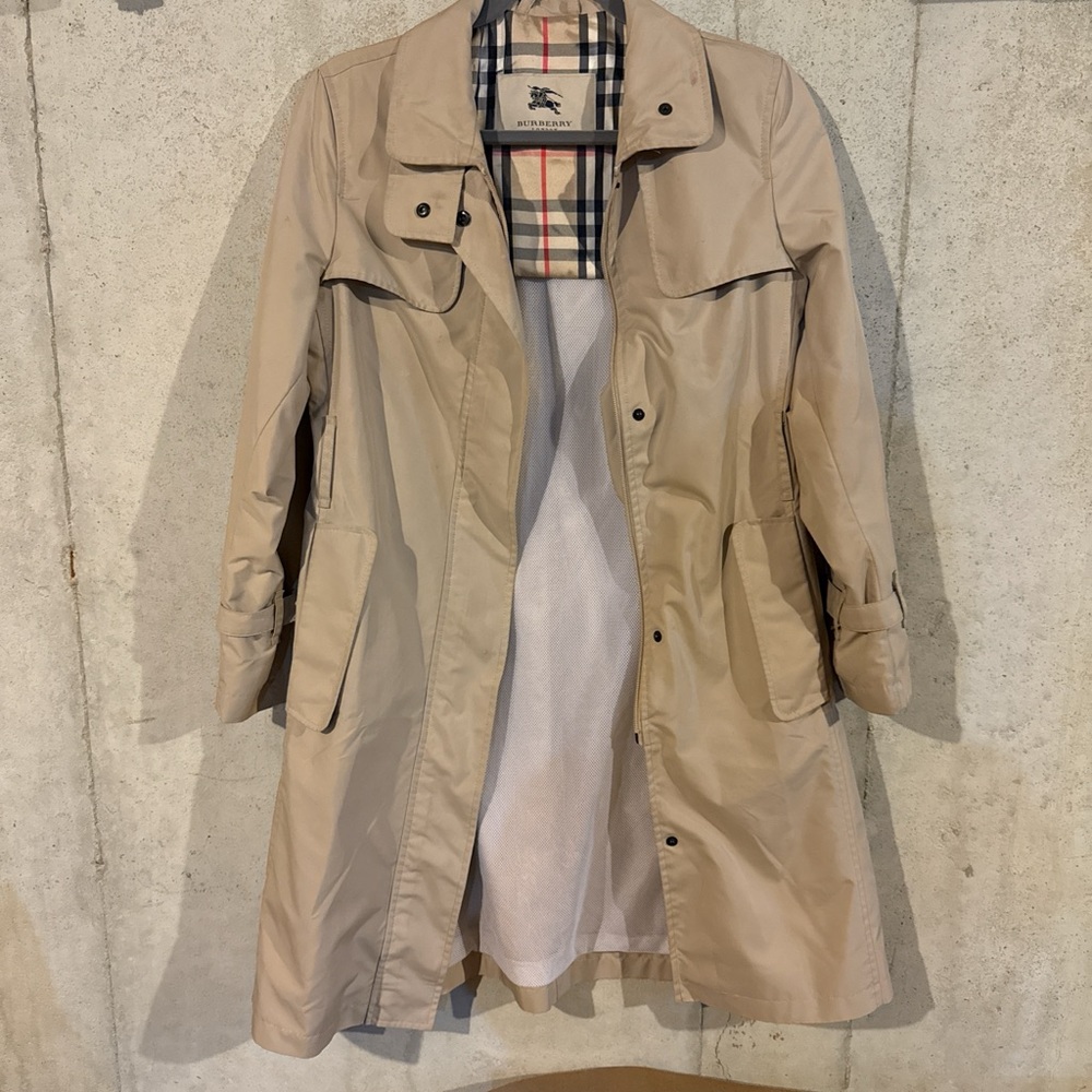 Burberry Beige Spring Trench Coat with Signature Check Lining